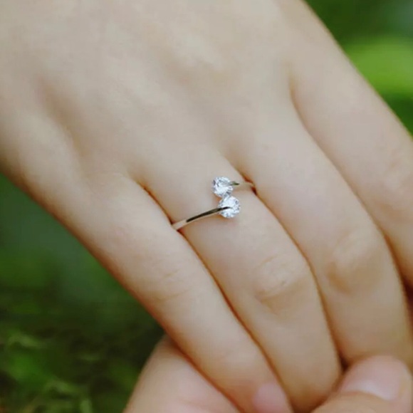925 Sterling Silver Crystal Ring - Picture 3 of 6